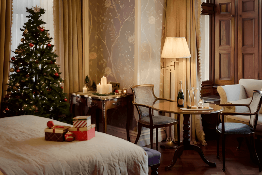 Christmas Decorating Guest Bedroom Festive & Comfortable