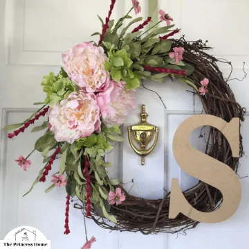 5.Monogram Wreath