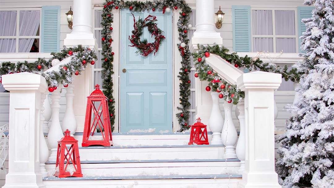 Create a Festive Christmas Outside Decor