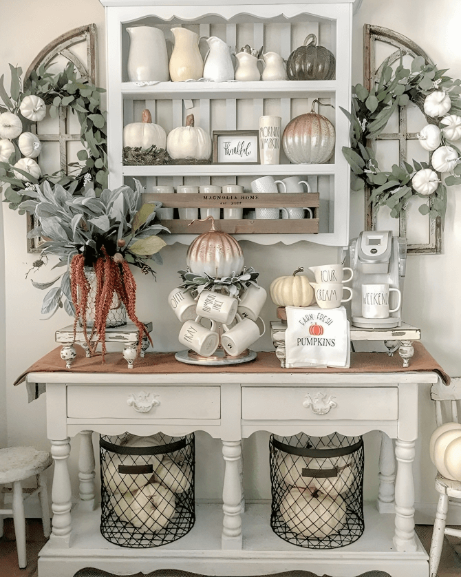 Brilliant Tour: Fall into Elegant Country Cottage Decor