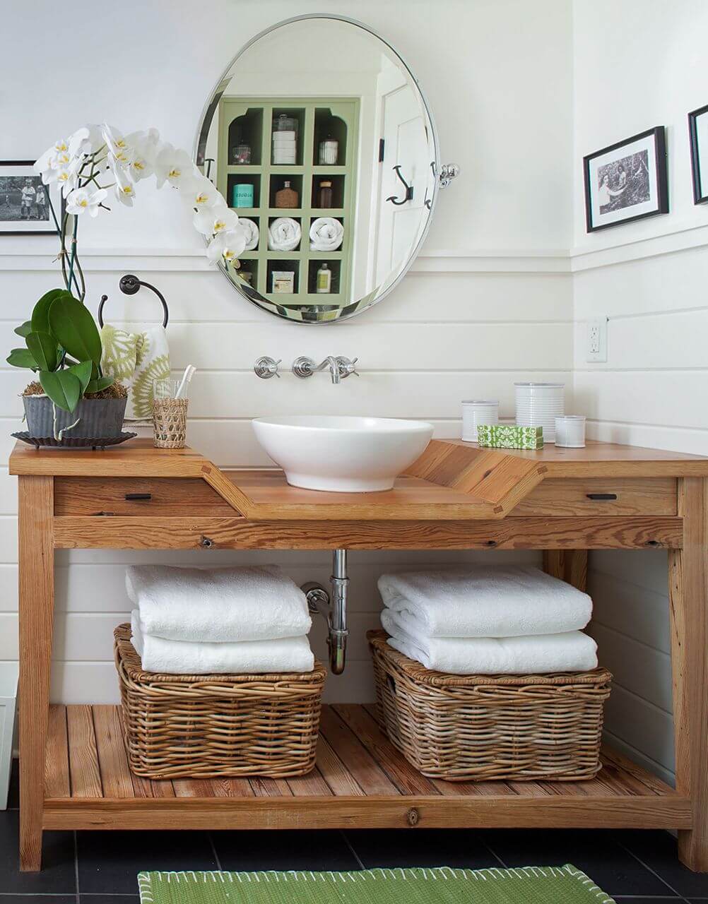 2**Design Tips for Your Farmhouse Bathroom