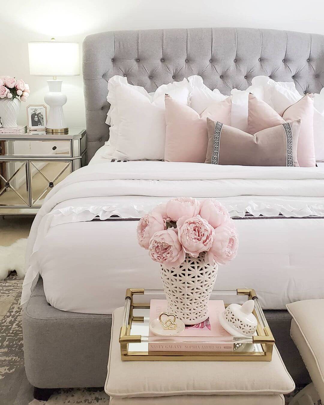 "An Elegant Spring Modern Decor Tour: Captivating Beauty 