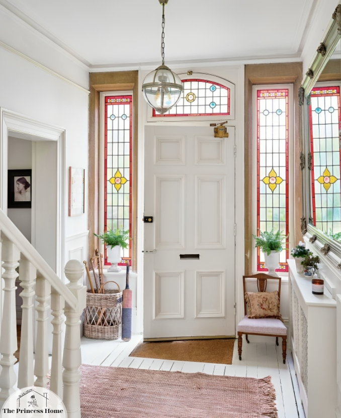 Color Palette and Décor: