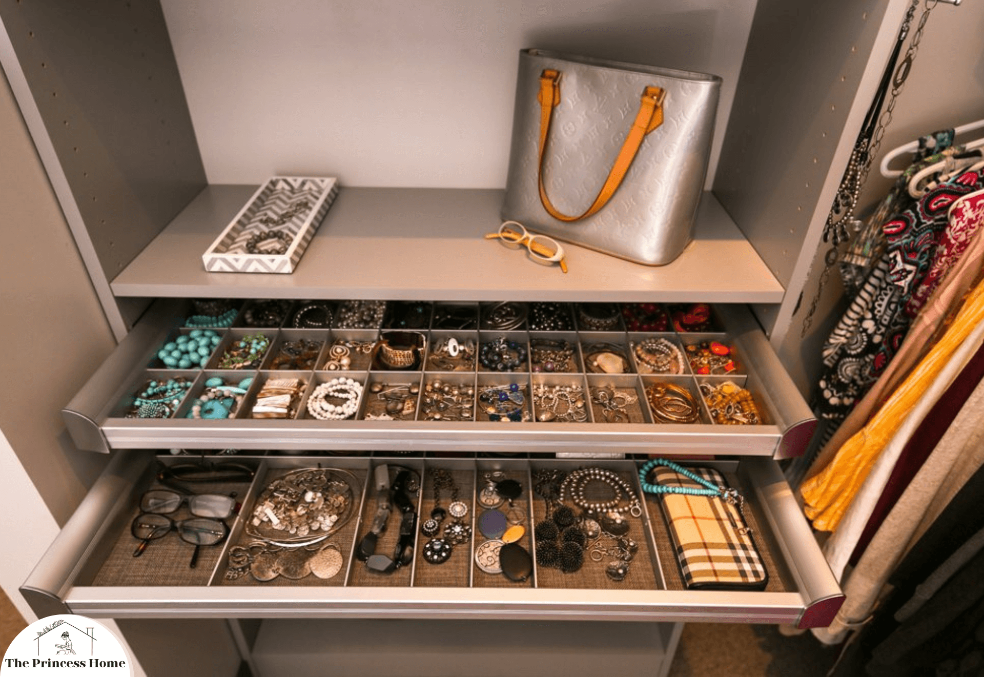 Dedicated Jewelry Display: