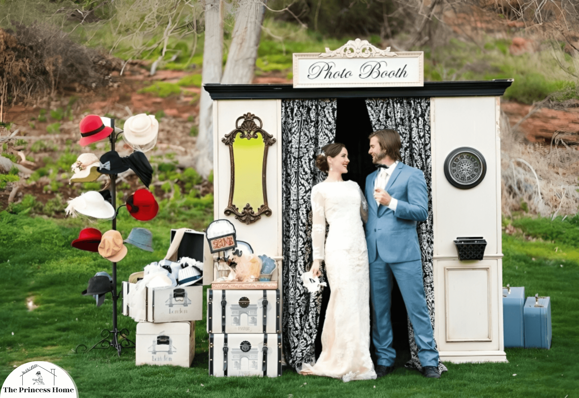8.Vintage-inspired Photo Booth: