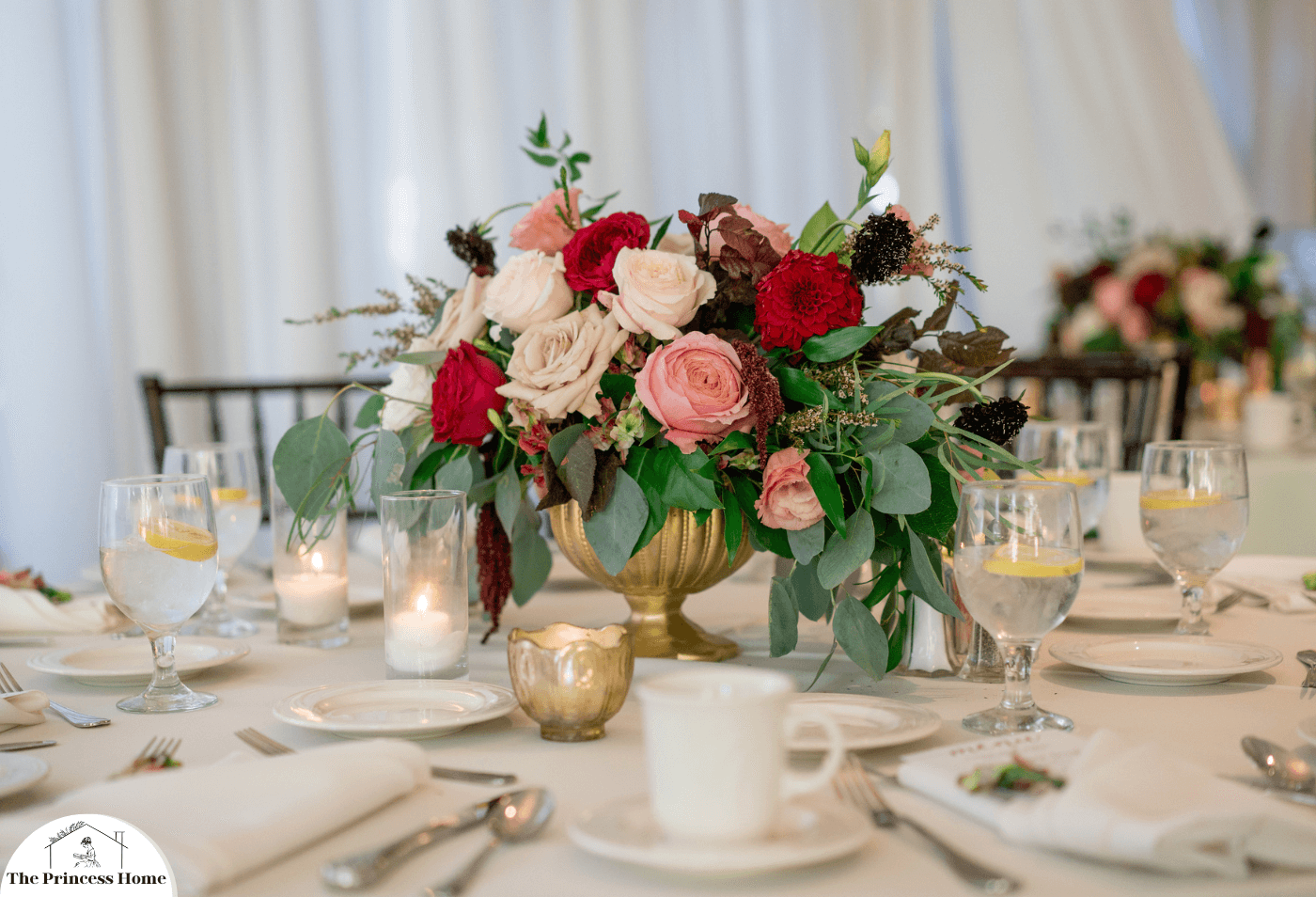 4.Floral Arrangements with a Vintage Flair: