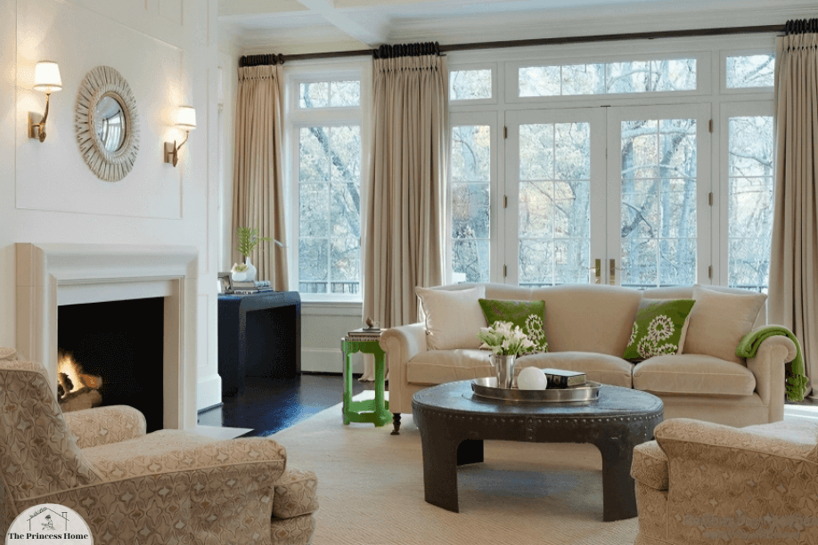 2. Choose a Cohesive Color Palette: