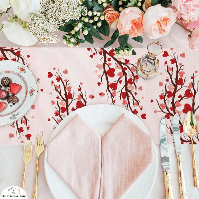 3.Napkins in Complementing Colors or Patterns: