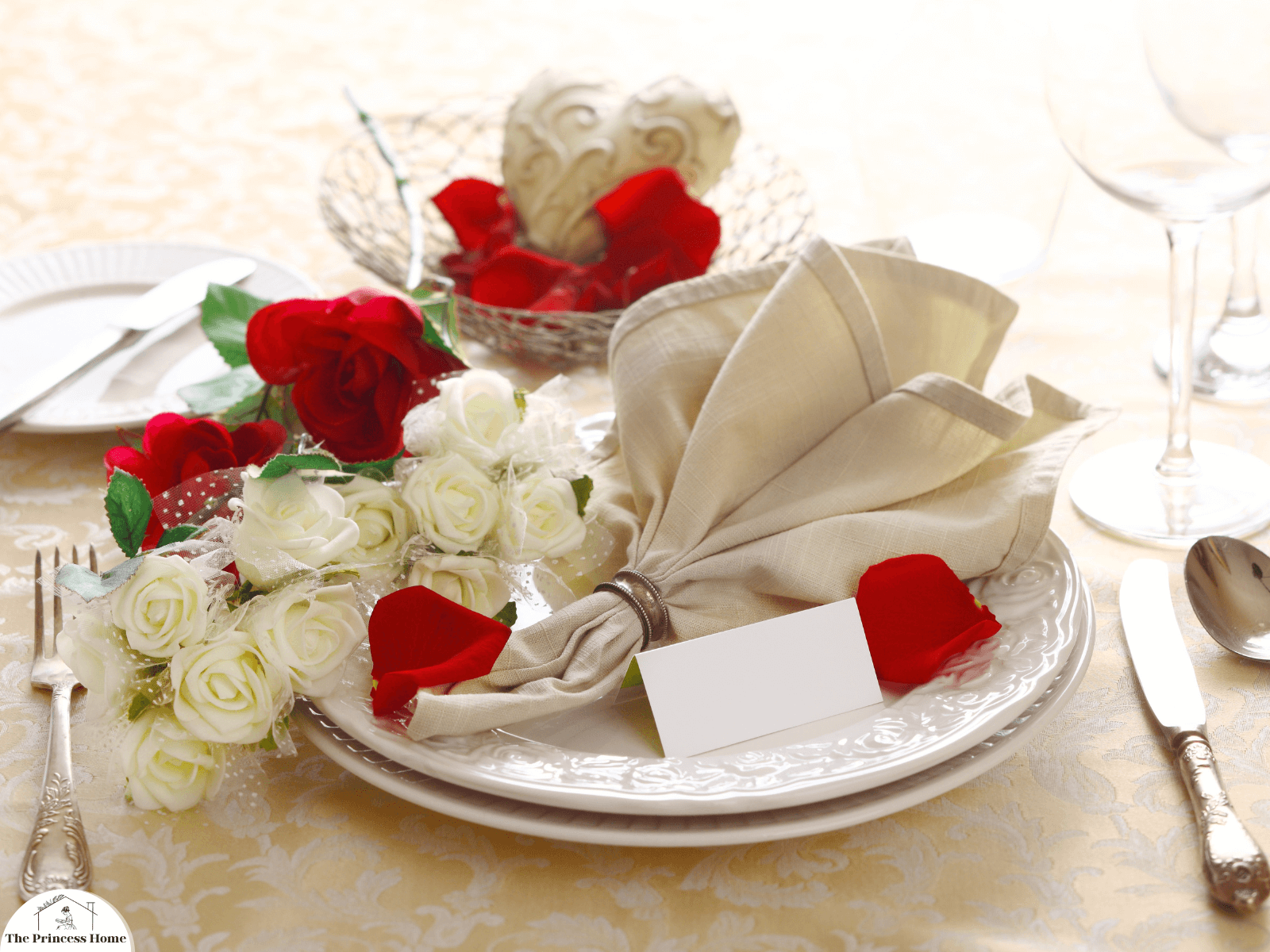 4.Folded Napkin Designs: