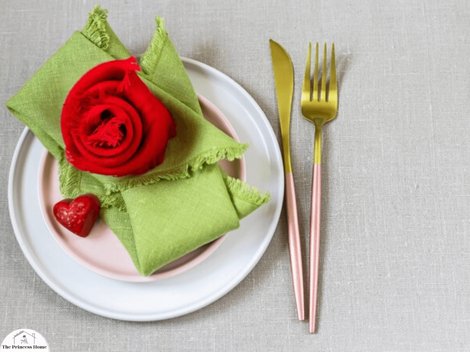 4.Folded Napkin Designs: