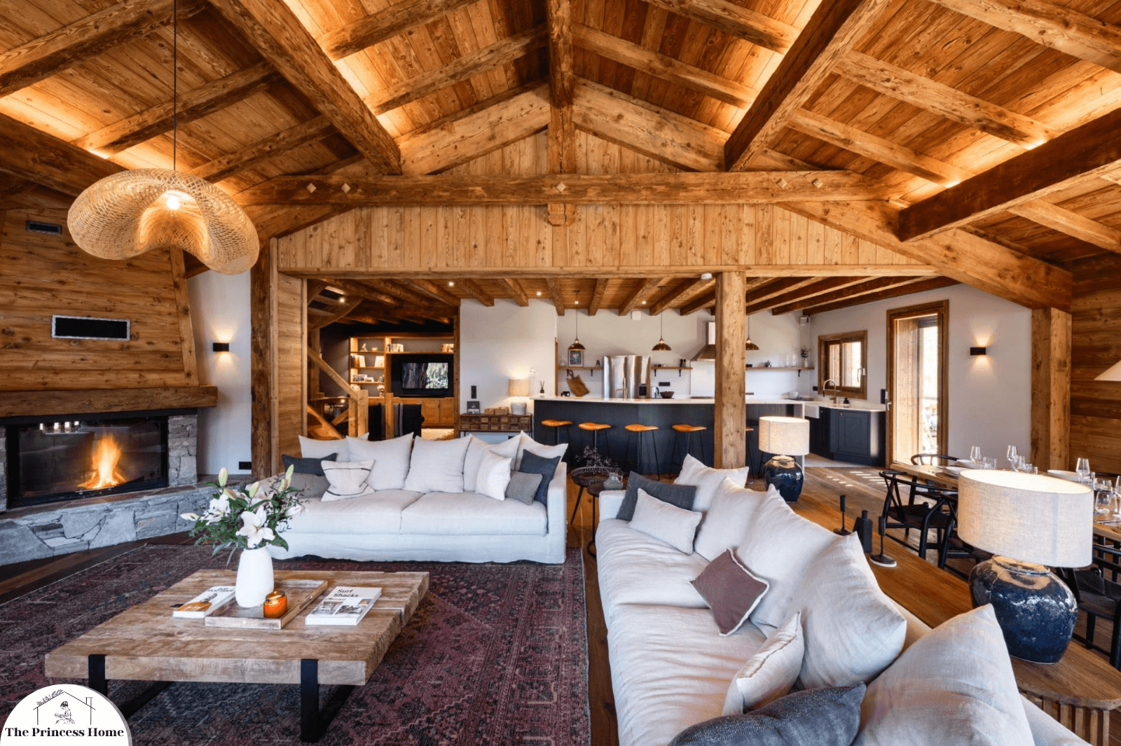 8.Highlight Artwork and Decor: