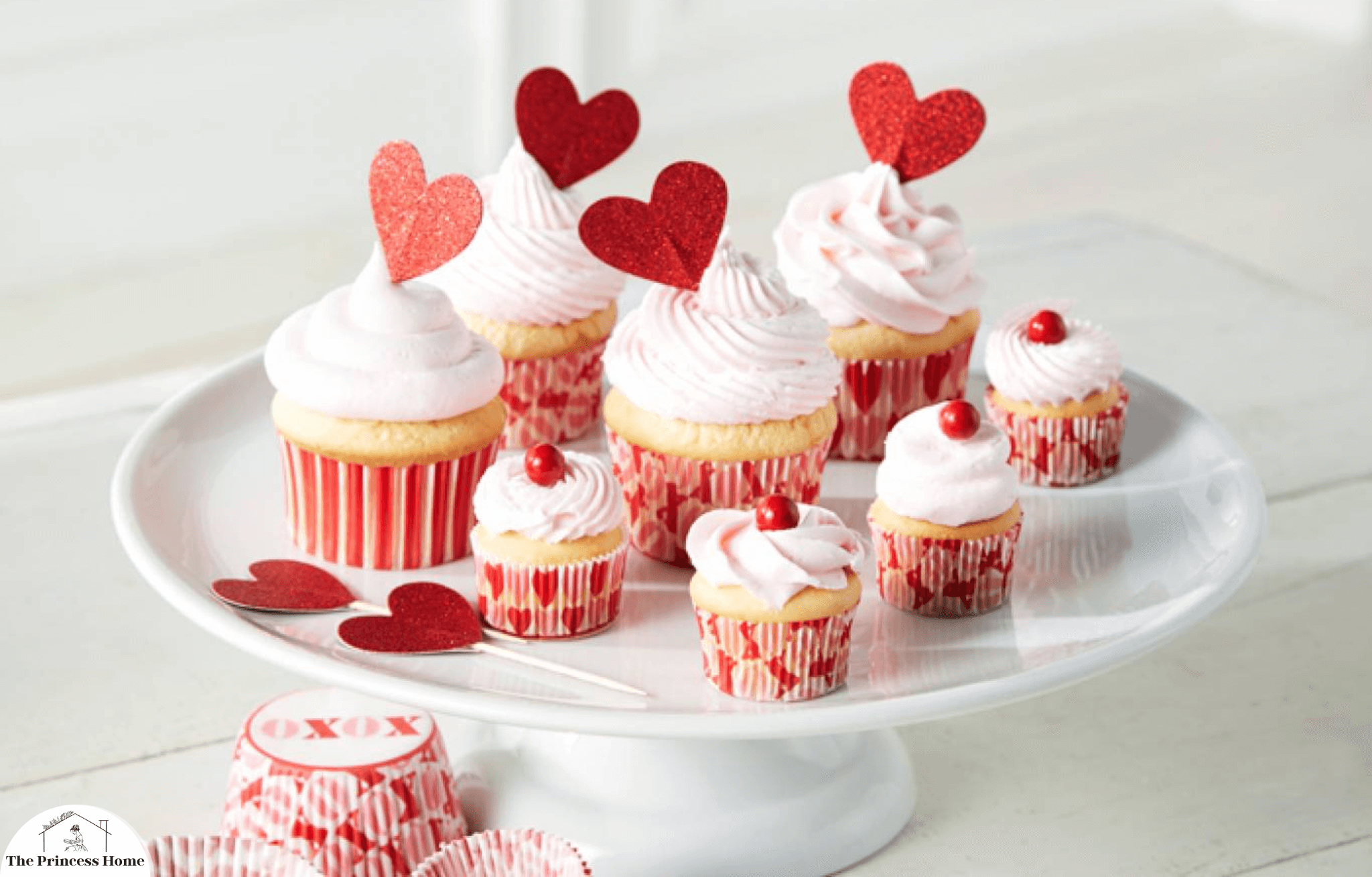 5.Cupcakes with Romantic Toppers:
