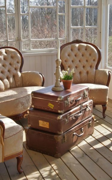 Creative10 Ways To Embellish Vintage Suitcases