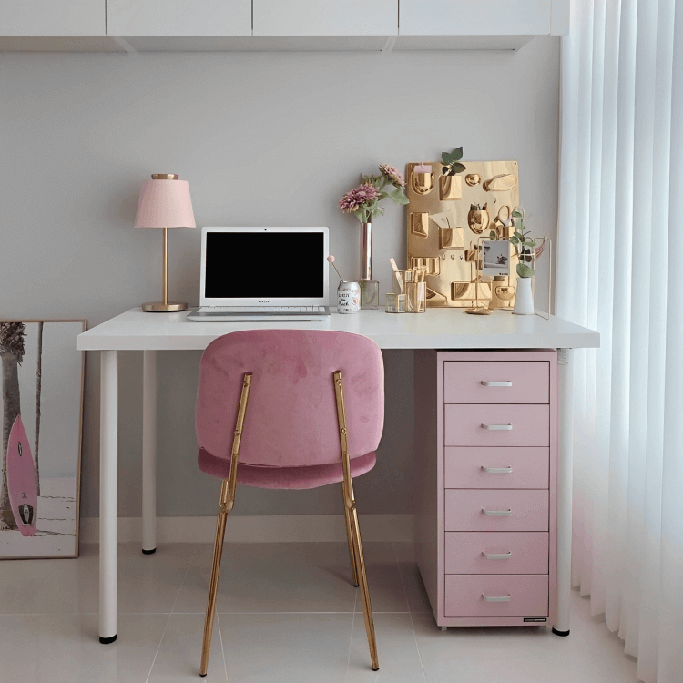 3. **Hot Pink and Gold Elements: