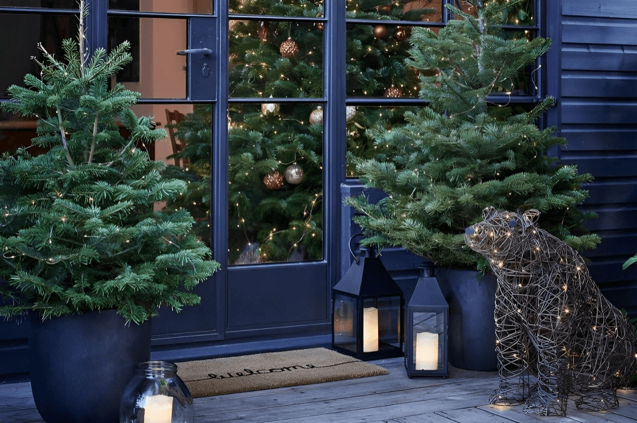 8.Navy Blue Outdoor Lanterns: