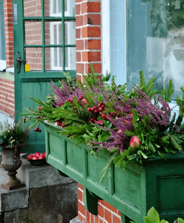 10 Fall Box Ideas for Your Windows: 