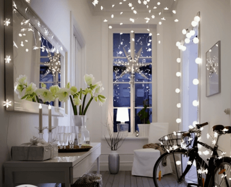 Enhancing the Holiday Glow: The Perfect Duo of Window Cleaning and Christmas Lights