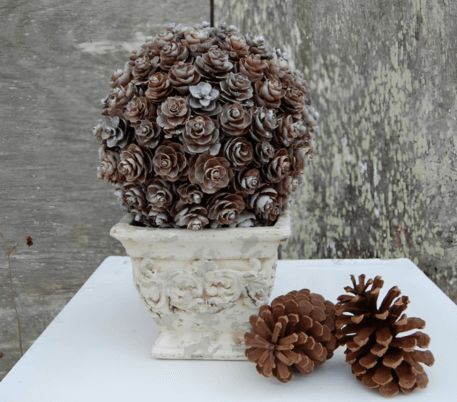 Wonderful 18 Creative Pine Cone Decor Ideas to Bring Nature Indoors