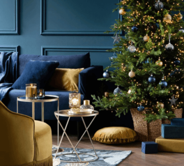 10Tips for Creating Elegant Navy Blue Christmas Decorations