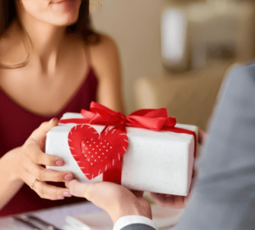 25 Romantic Ideas for a Memorable Valentine's Day for Her