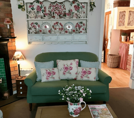 Cozy Cottage Farmhouse Decor: Bringing Rustic Charm Home