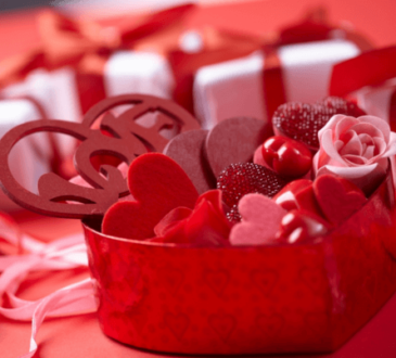 Romantic Elegance: Exploring the World of Valentines Day Ornaments