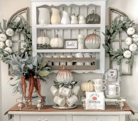 Brilliant Tour: Fall into Elegant Country Cottage Decor