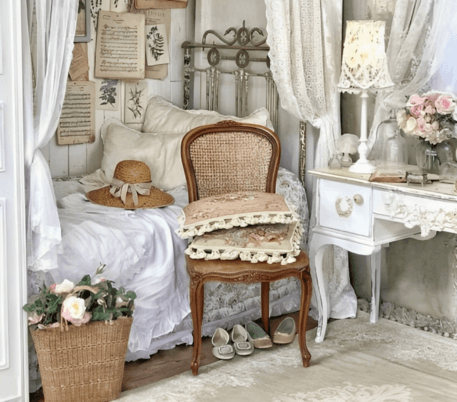 The Best Home Decor with Rustic Antiques