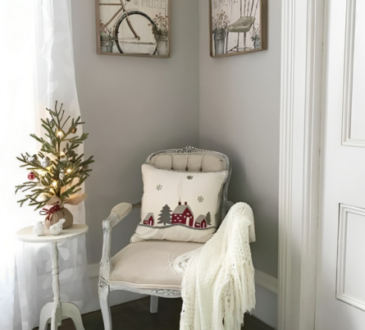 Farmhouse Christmas decor Creating Warmth & Charm