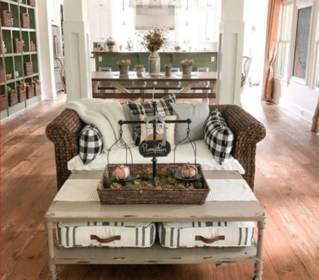 Charming Rustic Farmhouse for Fall Home Tour: Embrace Cozy Elegance